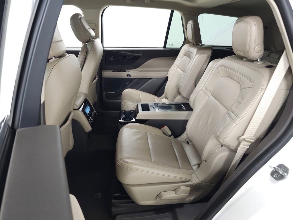 Used 2020 Lincoln Aviator Reserve w/ Equipment Group 201A AWD/4WD image 37