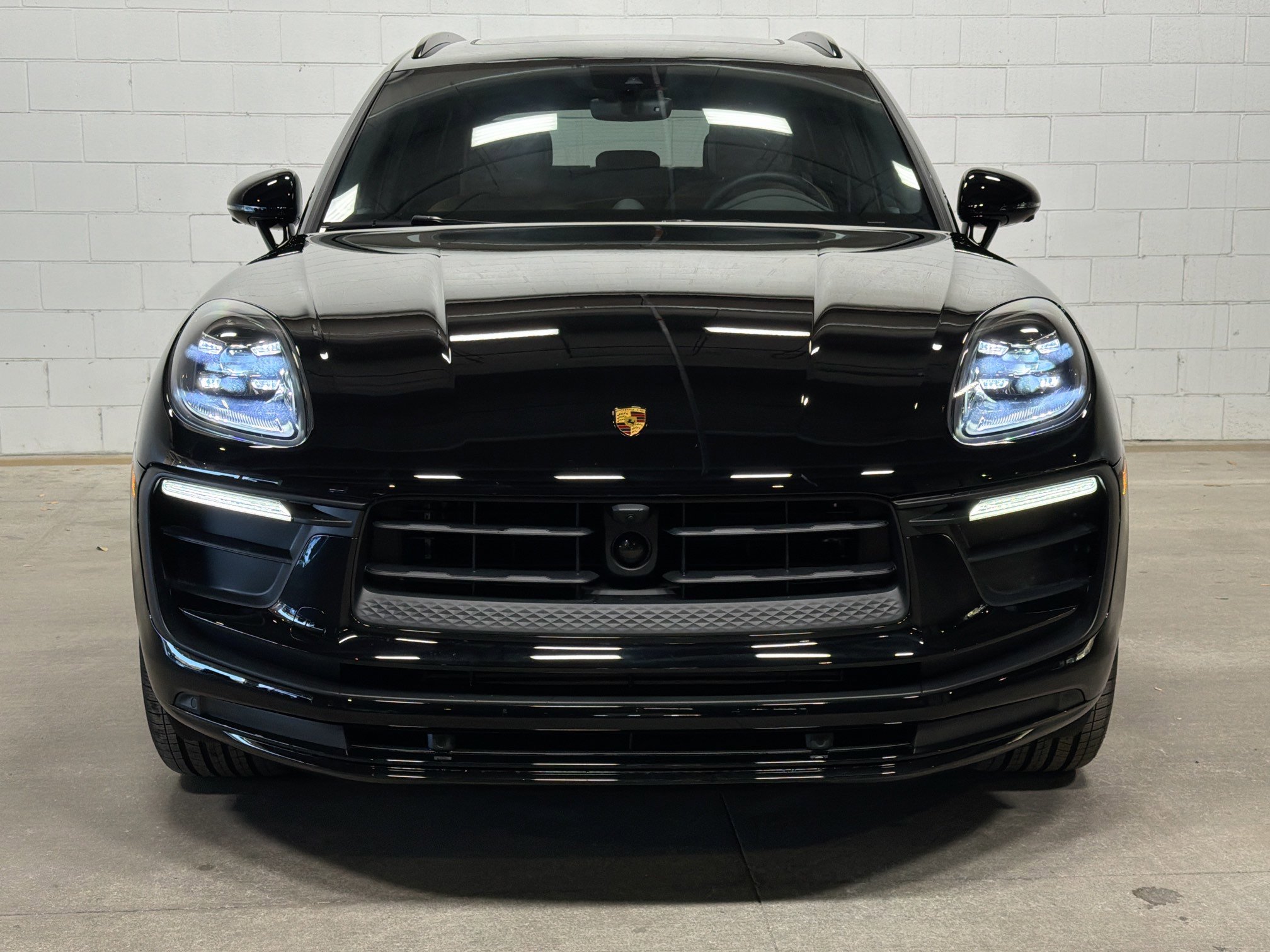 Certified 2026 Porsche Macan image 9