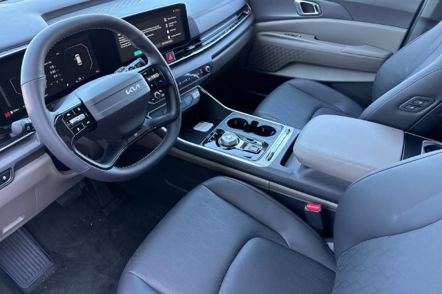 New 2027 Kia Carnival SX FWD image 11