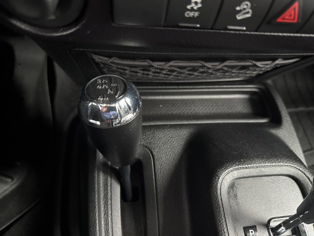 Used 2015 Jeep Wrangler Sahara w/ Connectivity Group image 29