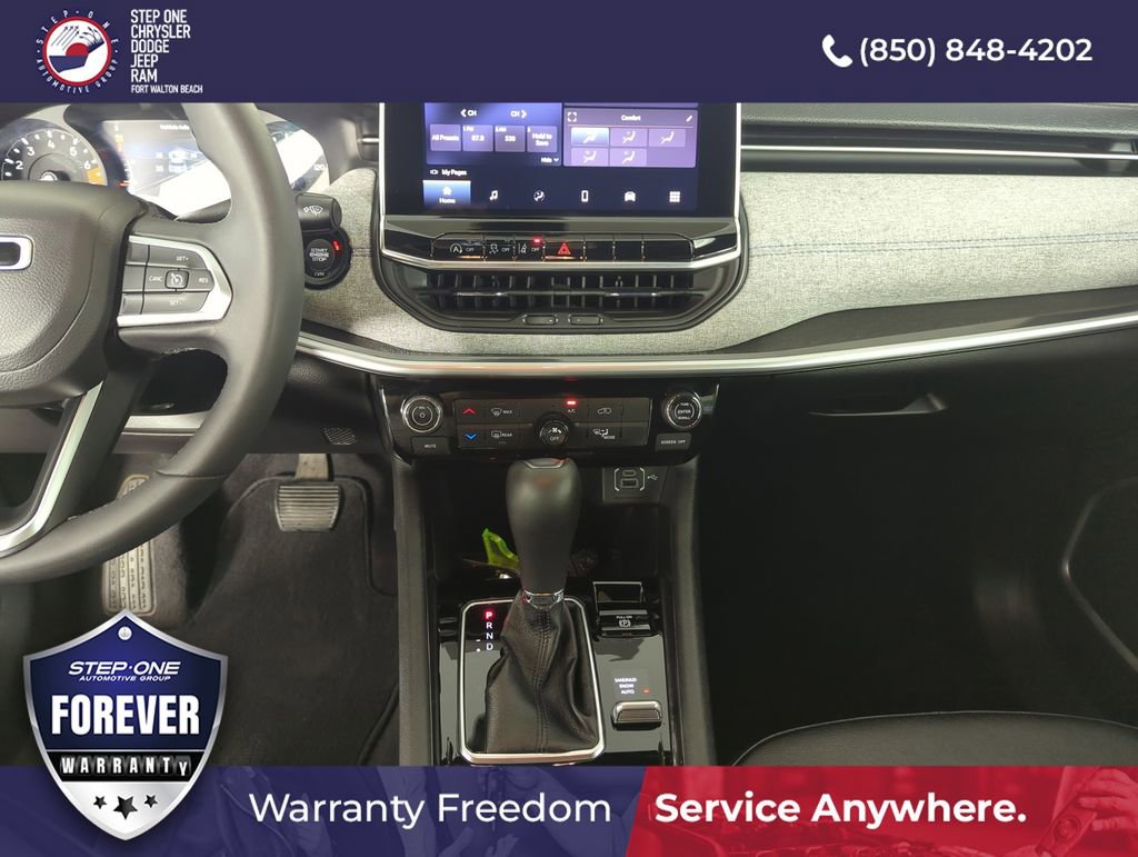 Used 2024 Jeep Compass Latitude AWD/4WD image 24