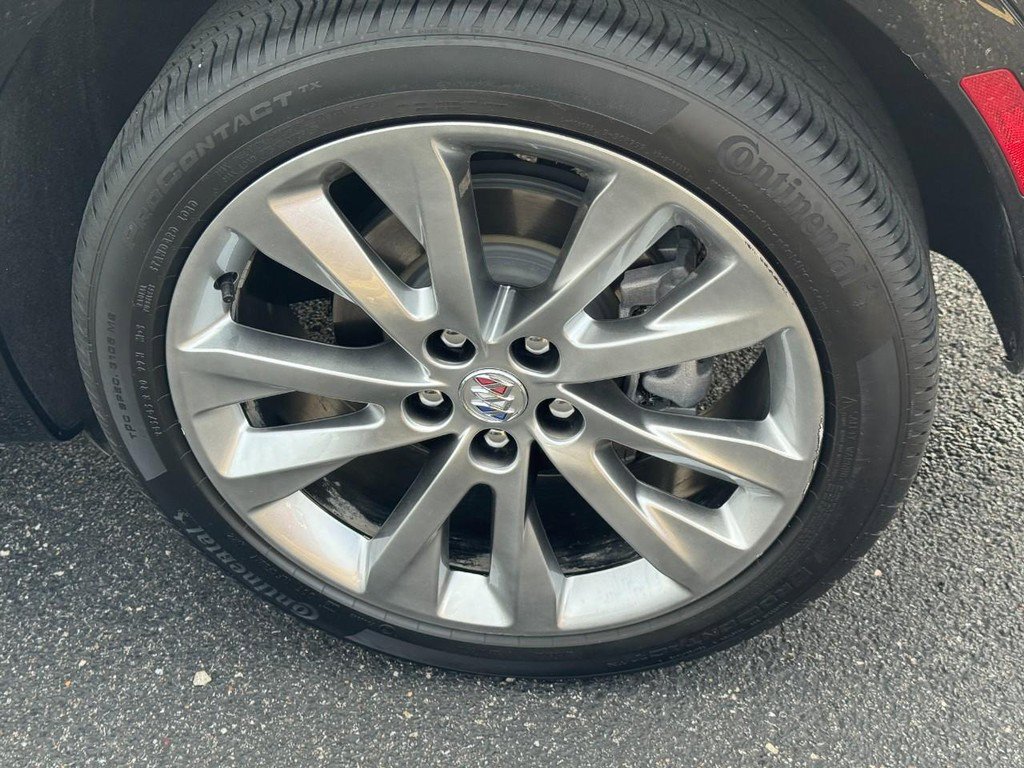 Used 2023 Buick Envision Avenir image 7
