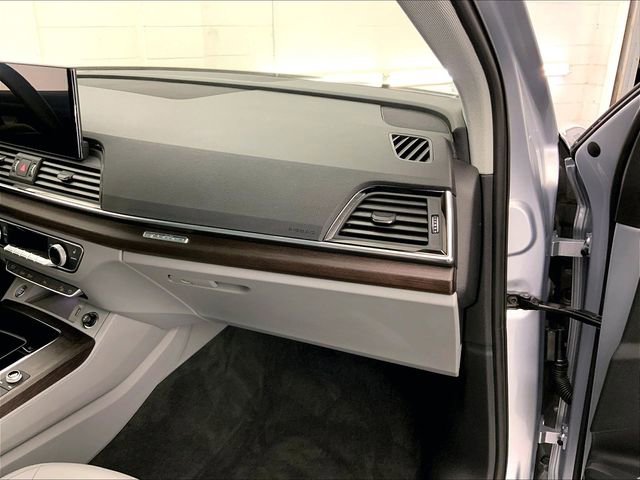 Certified 2022 Audi Q5 2.0T Premium w/ Convenience Package image 16