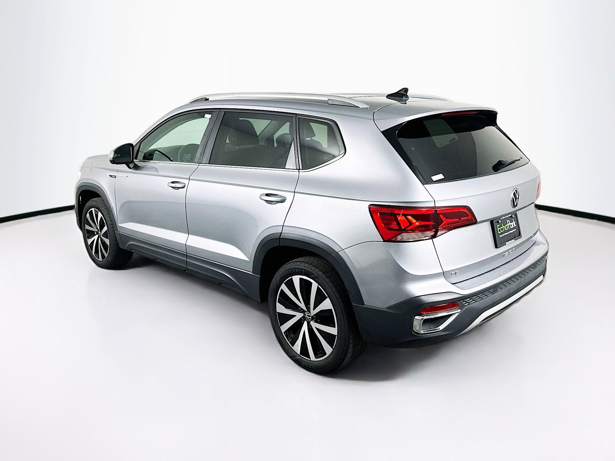 Used 2024 Volkswagen Taos SE image 5