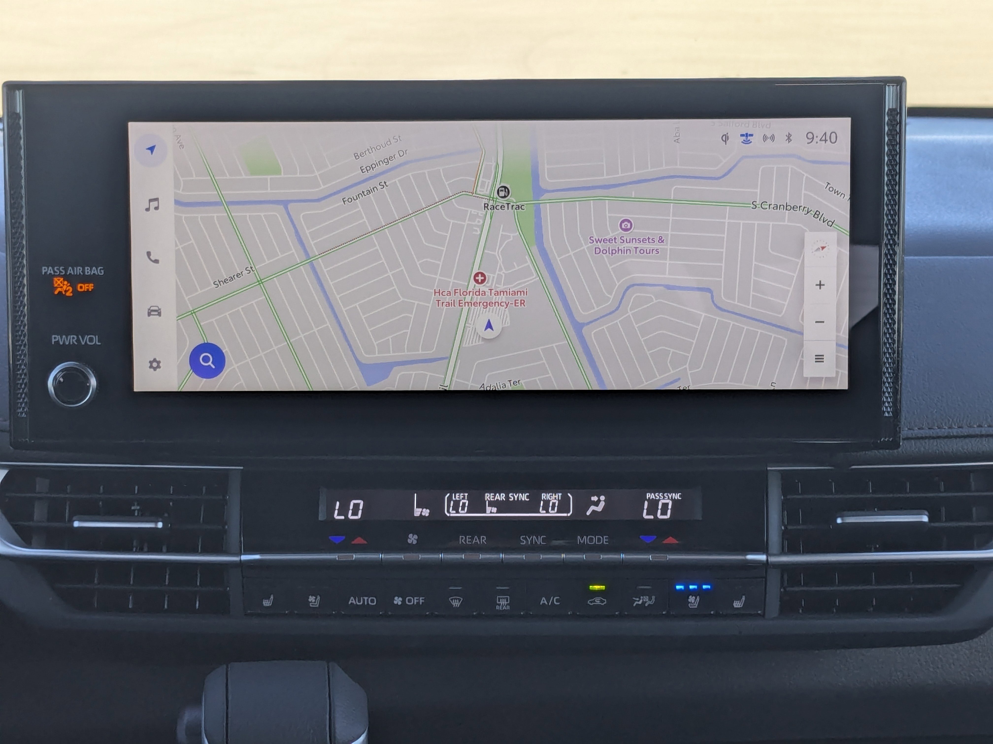 Used 2025 Toyota Sienna Platinum image 28