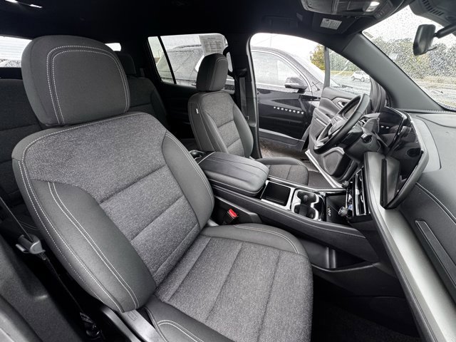 Used 2025 Chevrolet Traverse LT image 14