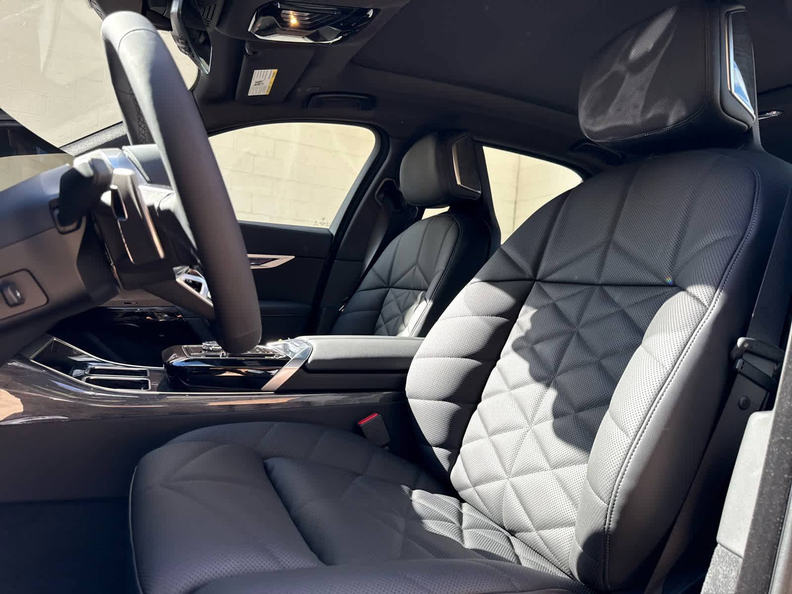 New 2026 BMW 740i xDrive w/ Premium Package image 11
