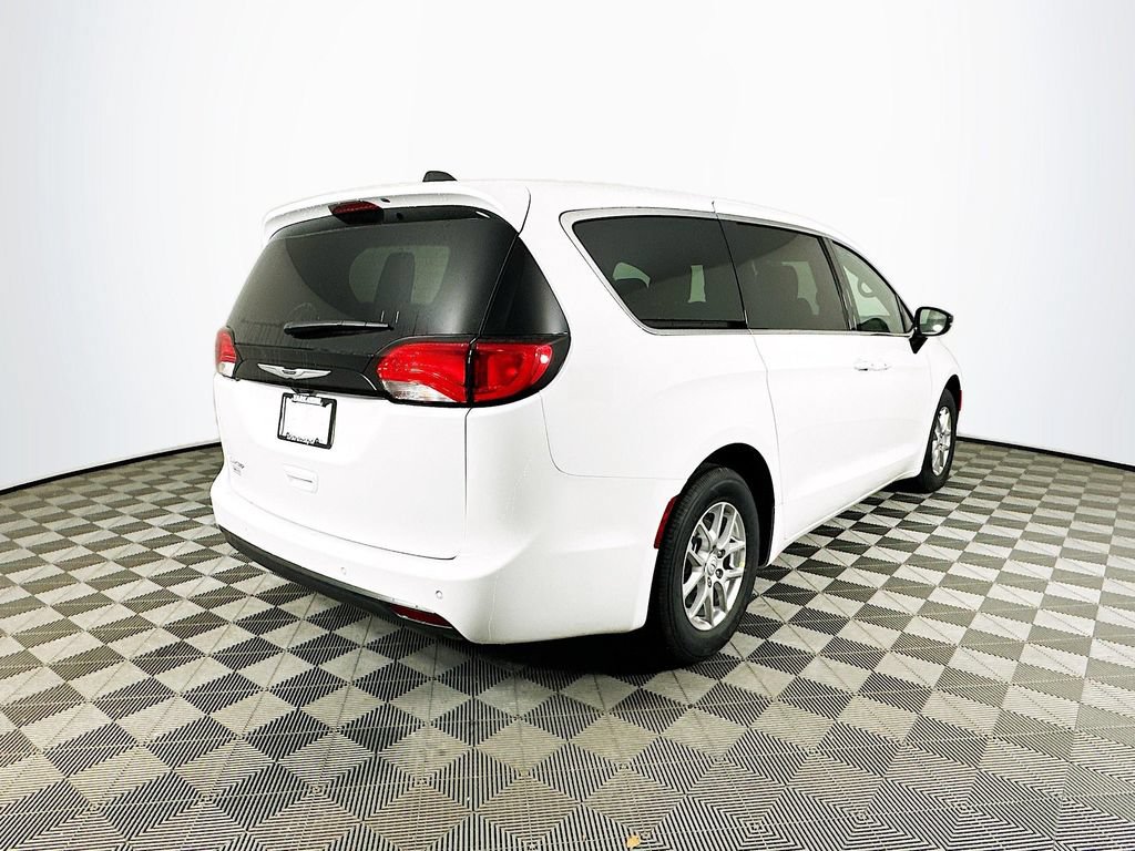 New 2026 Chrysler Voyager LX FWD image 9