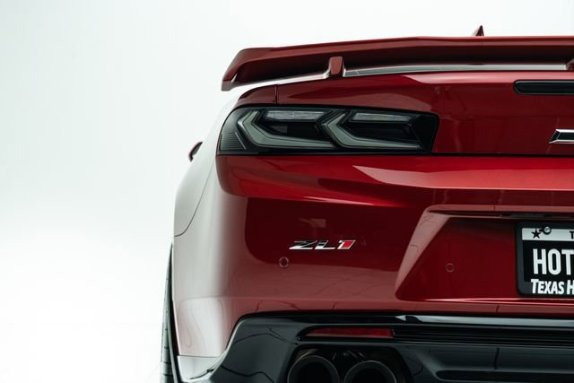 Used 2018 Chevrolet Camaro ZL1 image 16