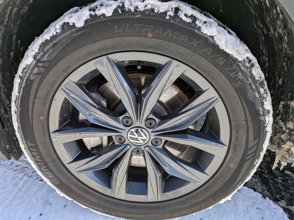 Used 2024 Volkswagen Tiguan SE image 9