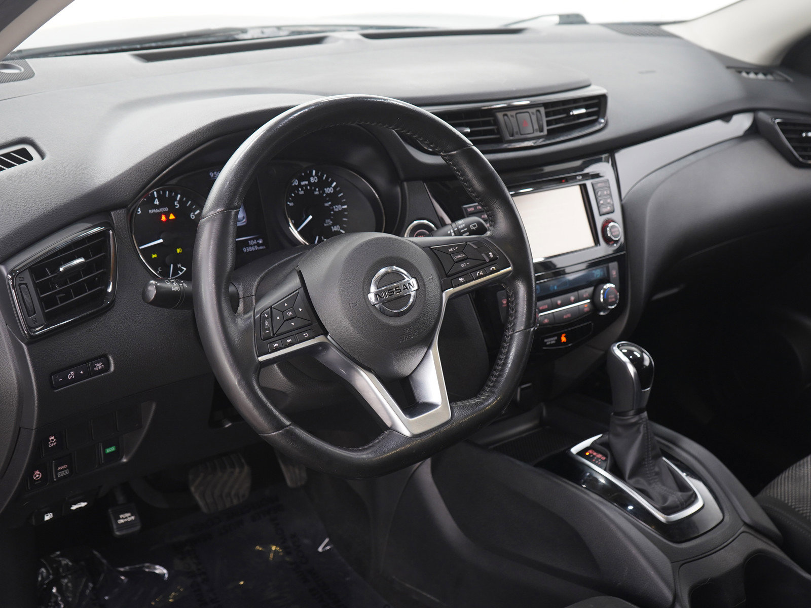 Used 2018 Nissan Rogue Sport SV w/ SV Technology Package image 24