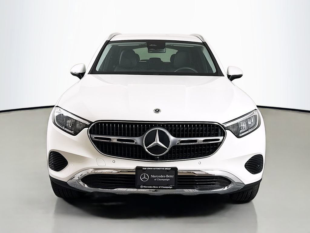 Used 2024 Mercedes-Benz GLC 300 4MATIC image 2