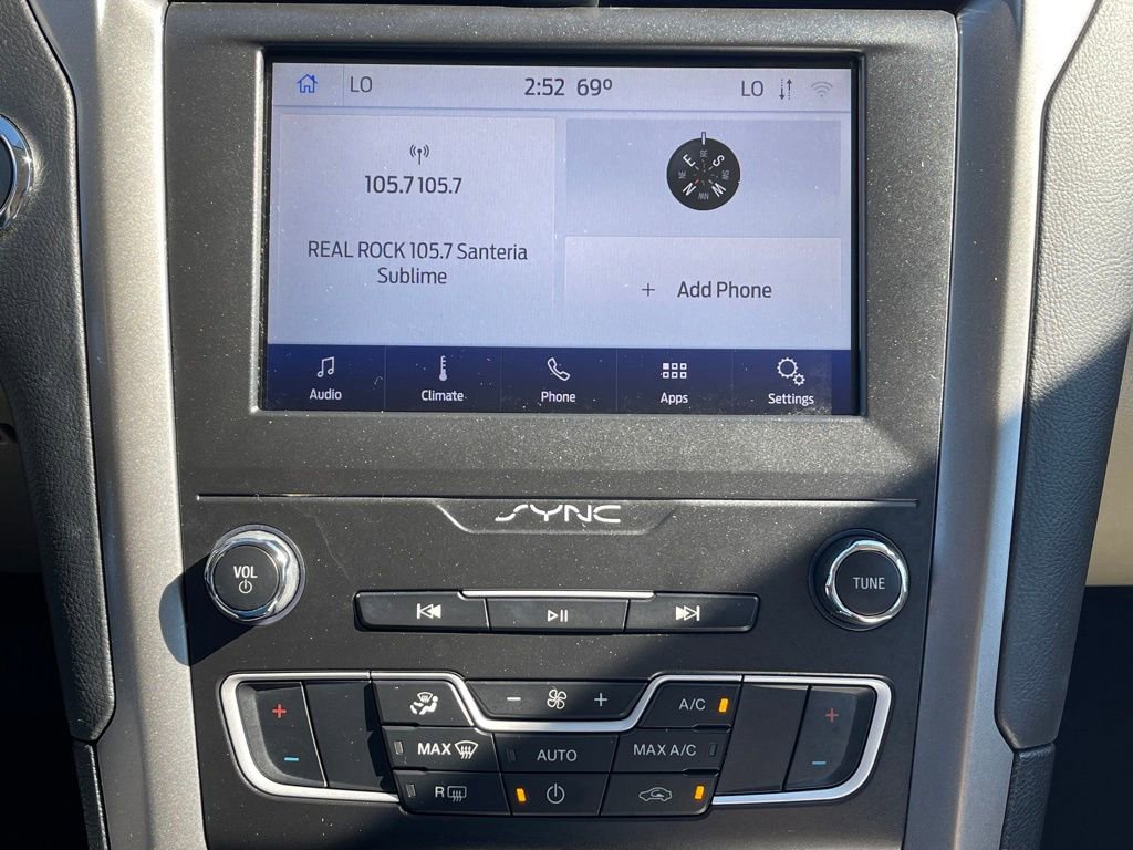 Used 2020 Ford Fusion SE image 10