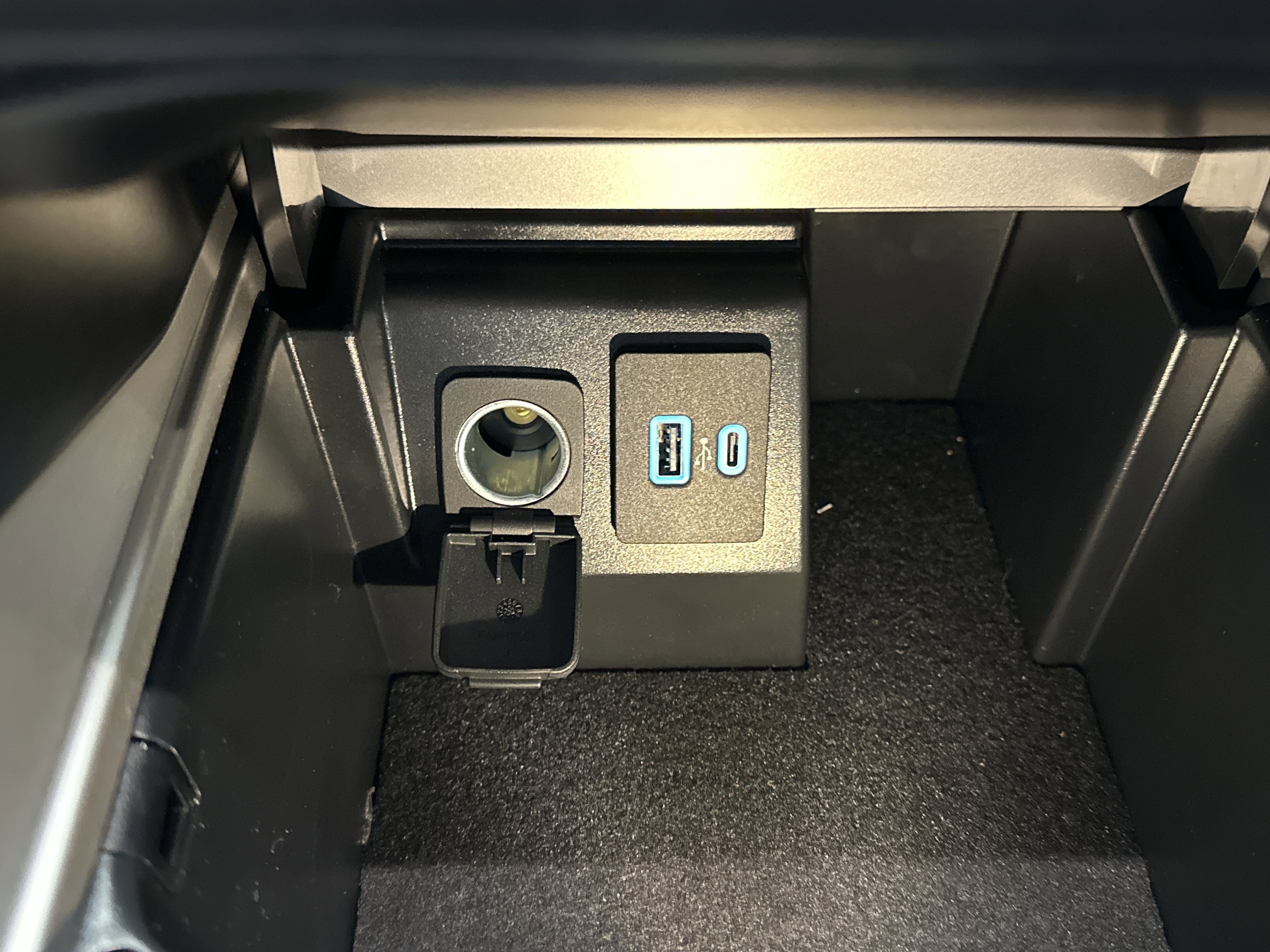 Used 2023 Ford Explorer XLT w/ Equipment Group 202A image 42