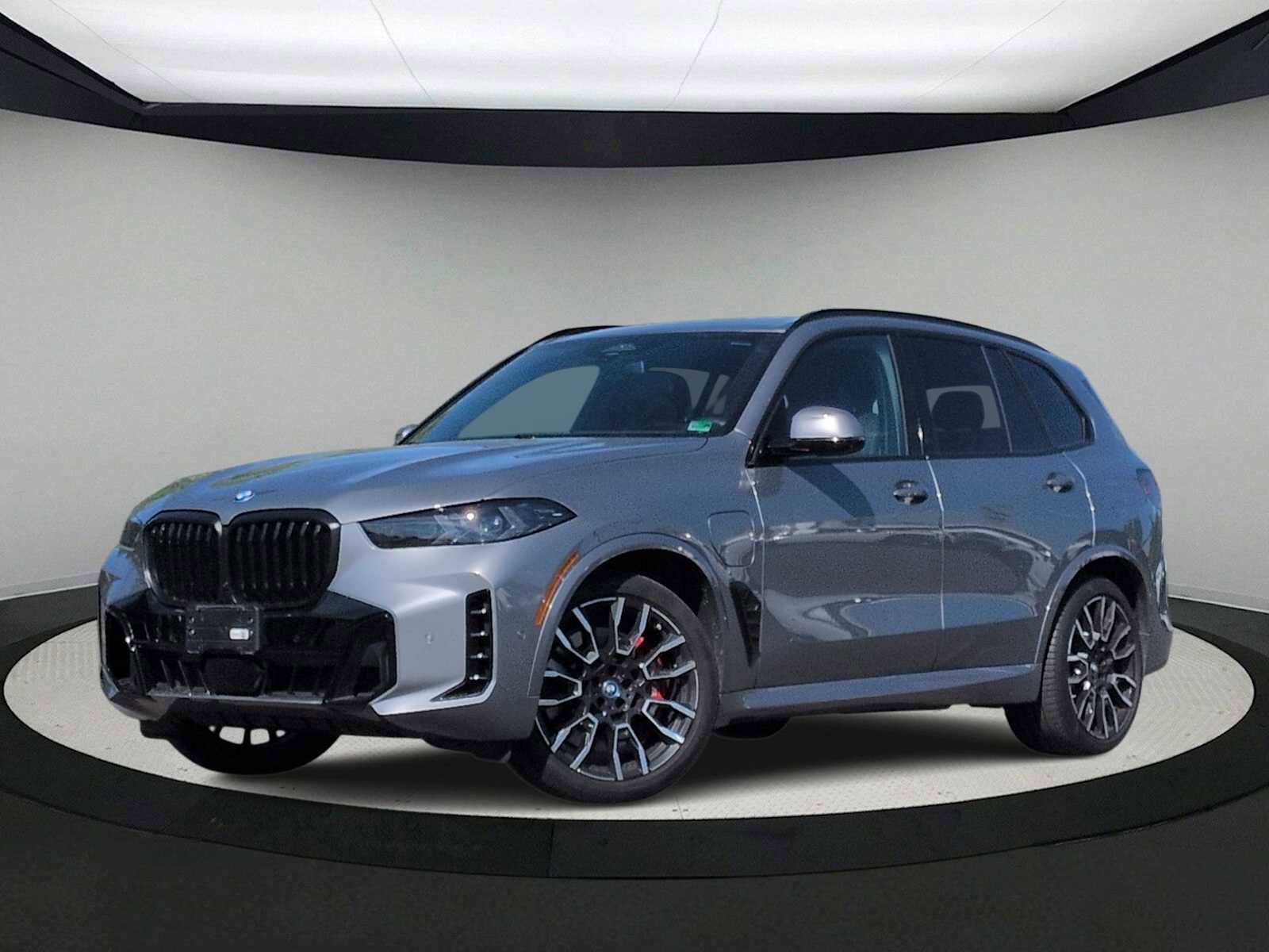Certified 2024 BMW X5 xDrive50e w/ Executive Package AWD/4WD image 1