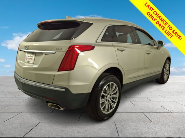 Used 2017 Cadillac XT5 Luxury w/ Driver Awareness Package FWD image 8