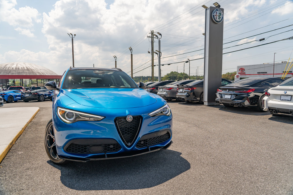 Used 2022 Alfa Romeo Stelvio Veloce AWD/4WD image 12