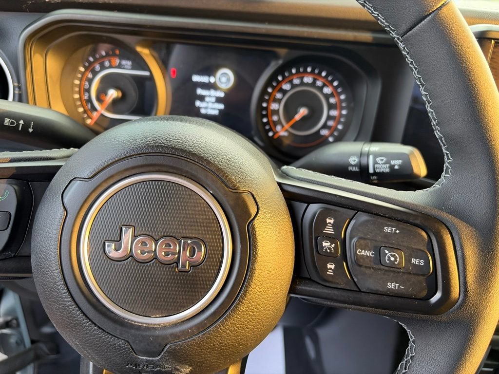 Used 2025 Jeep Gladiator Sport AWD/4WD image 28