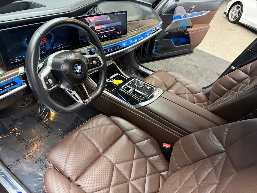 Used 2026 BMW 740i xDrive AWD/4WD image 32
