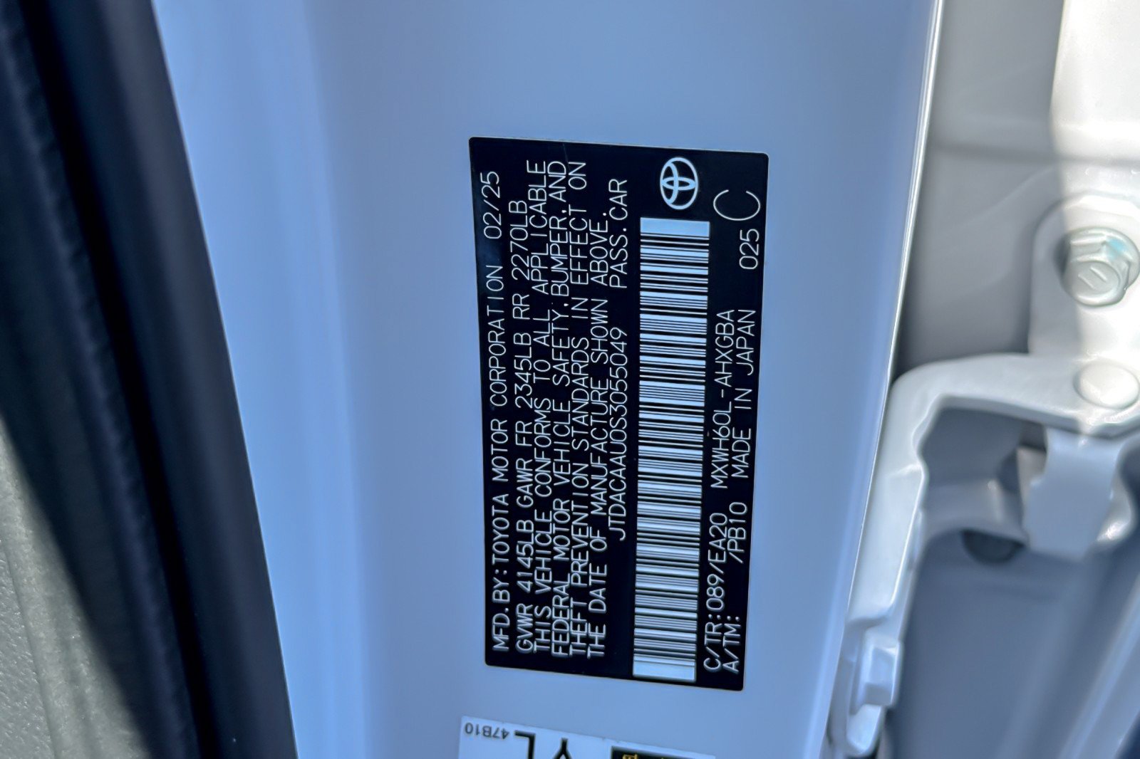 Certified 2025 Toyota Prius XLE FWD image 26