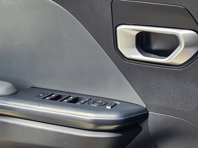 Used 2025 Kia K4 LXS image 13