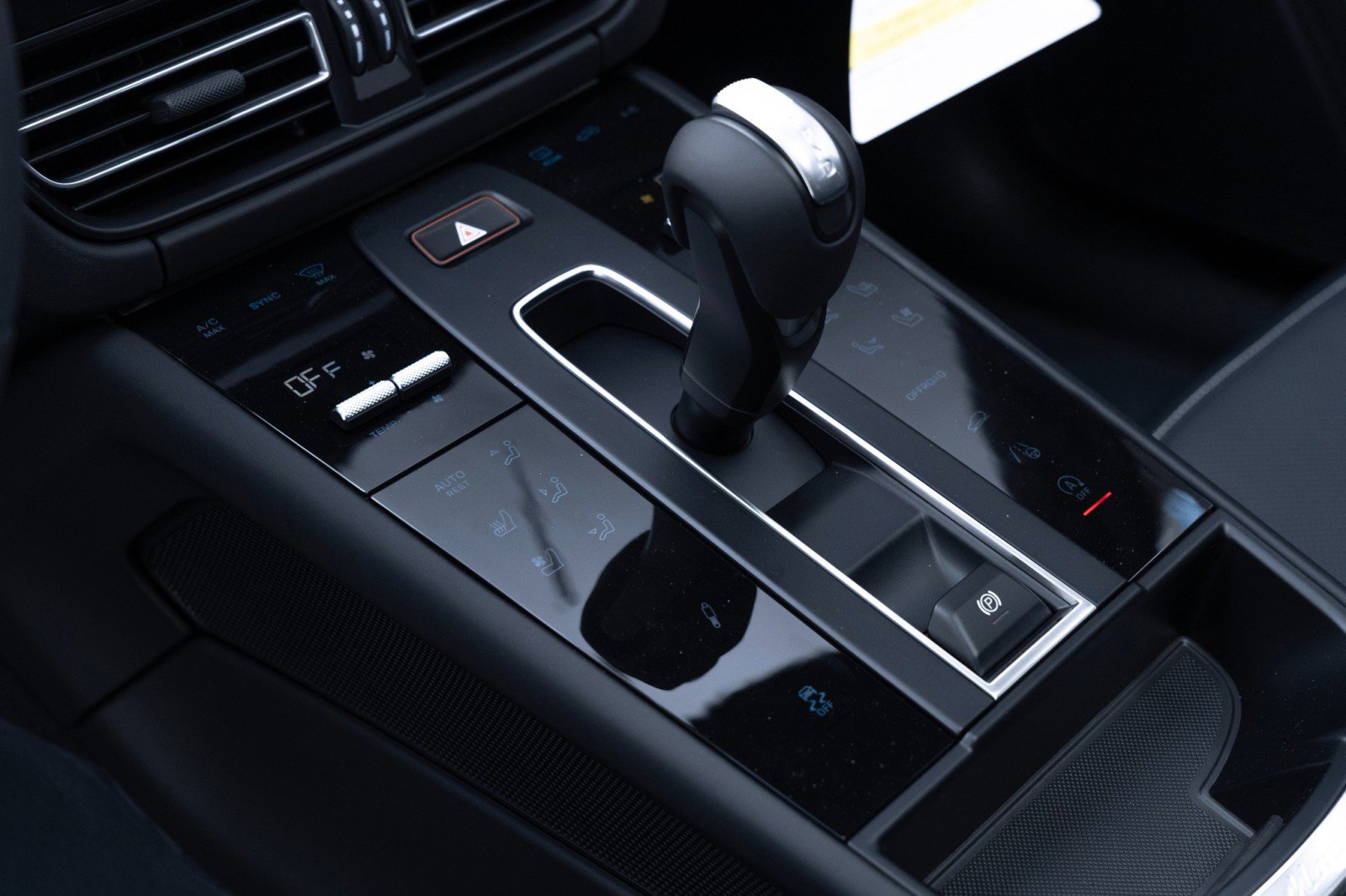 New 2025 Porsche Macan Turbo image 26