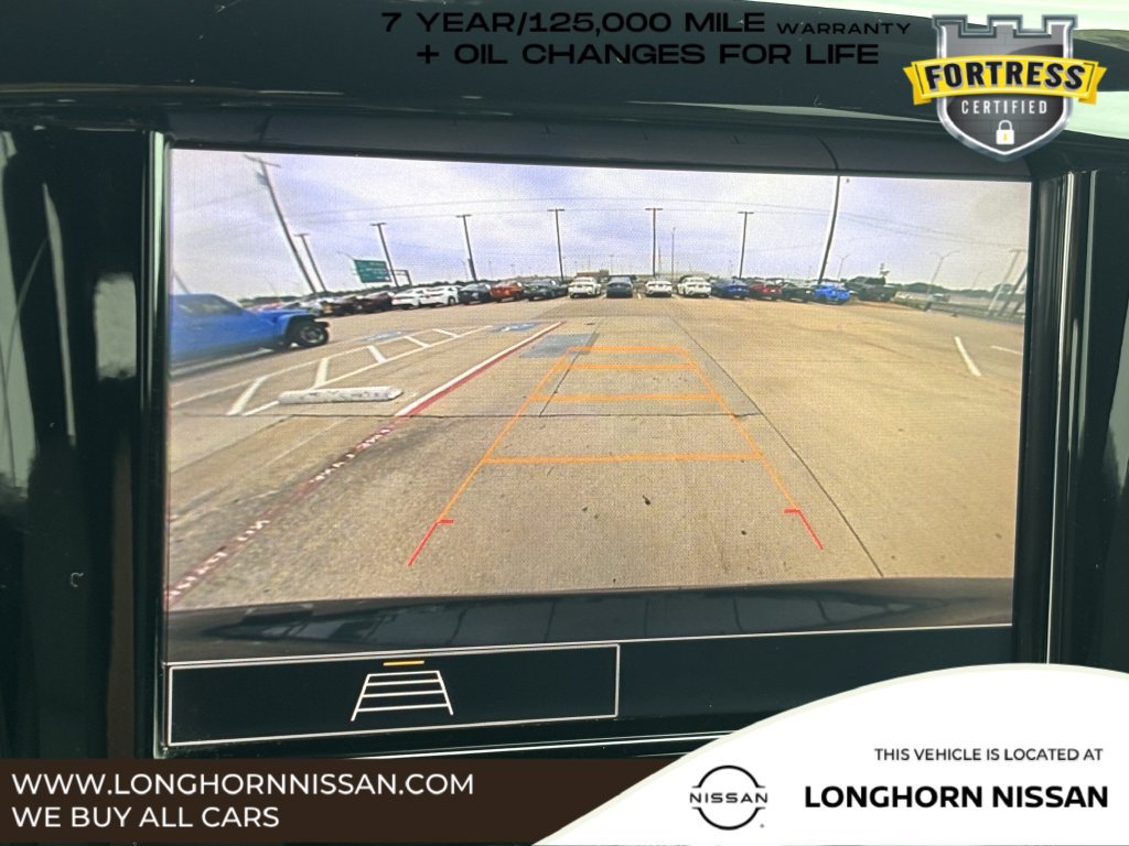 Used 2023 Chevrolet Traverse LT FWD image 16