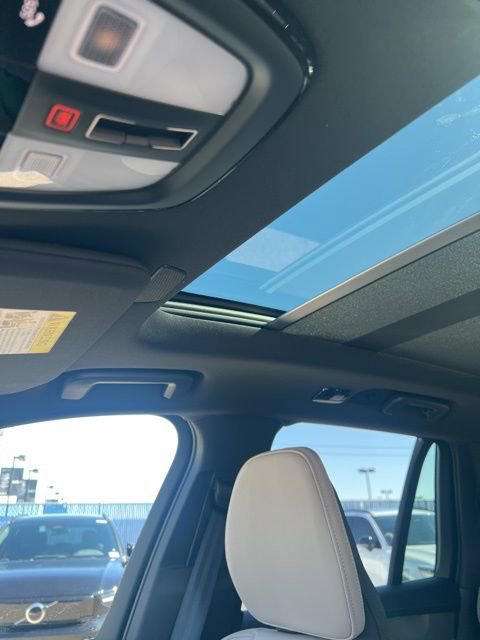 New 2026 Volvo XC90 B6 Plus w/ Protection Package Premier image 21