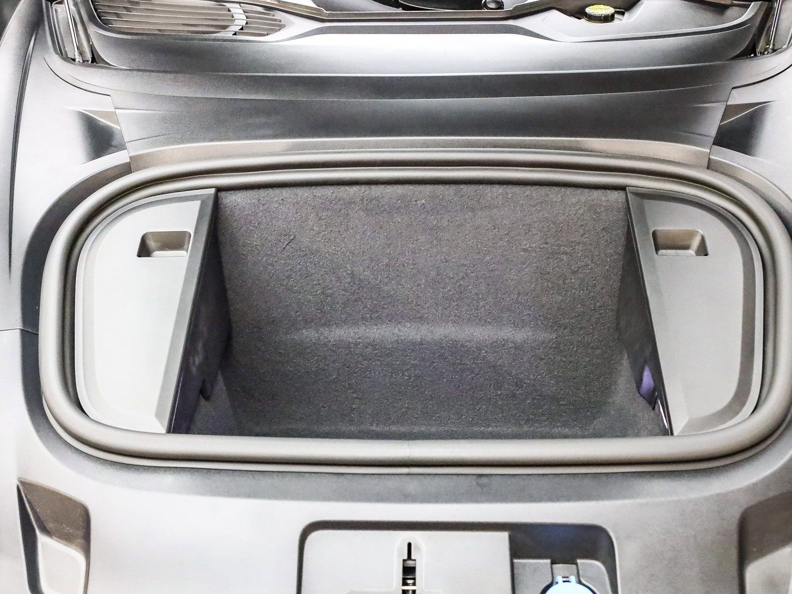 Certified 2025 Porsche Taycan RWD image 30