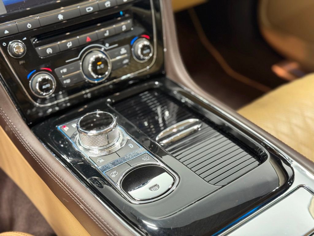 Used 2017 Jaguar XJ L Portfolio image 34