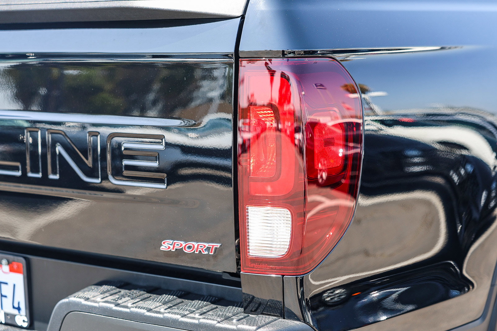 Certified 2025 Honda Ridgeline Sport image 24