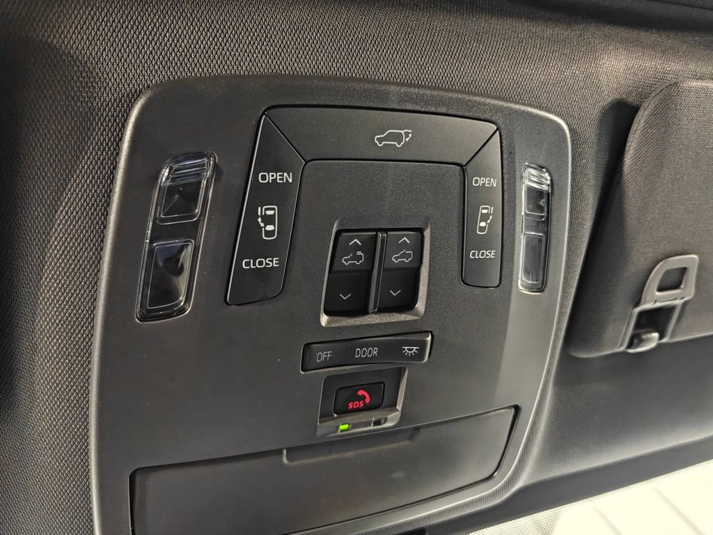 Used 2024 Toyota Sienna XSE w/ XSE Plus Package AWD/4WD image 11