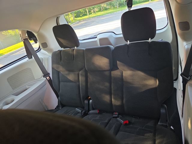 Used 2017 Dodge Grand Caravan SE FWD image 13