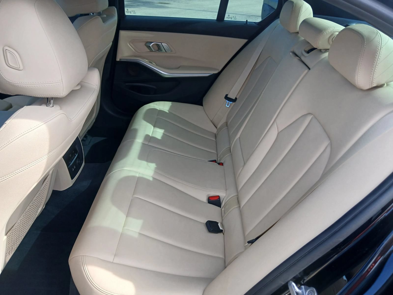 Used 2019 BMW 330i xDrive Sedan w/ Premium Package AWD/4WD image 13