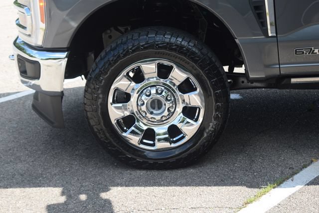 Used 2023 Ford F350 Lariat w/ Lariat Ultimate Package AWD/4WD image 28