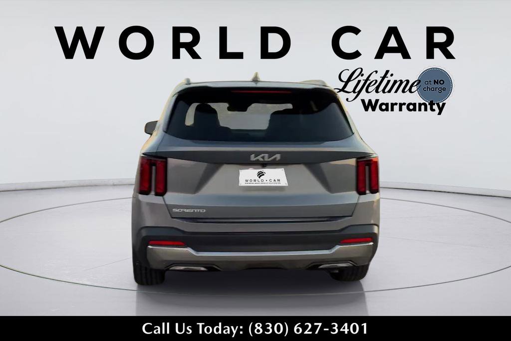 Used 2024 Kia Sorento EX w/ Panoramic Sunroof Package FWD image 12