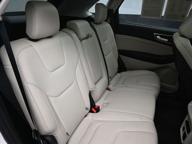 Used 2021 Ford Edge Titanium image 26