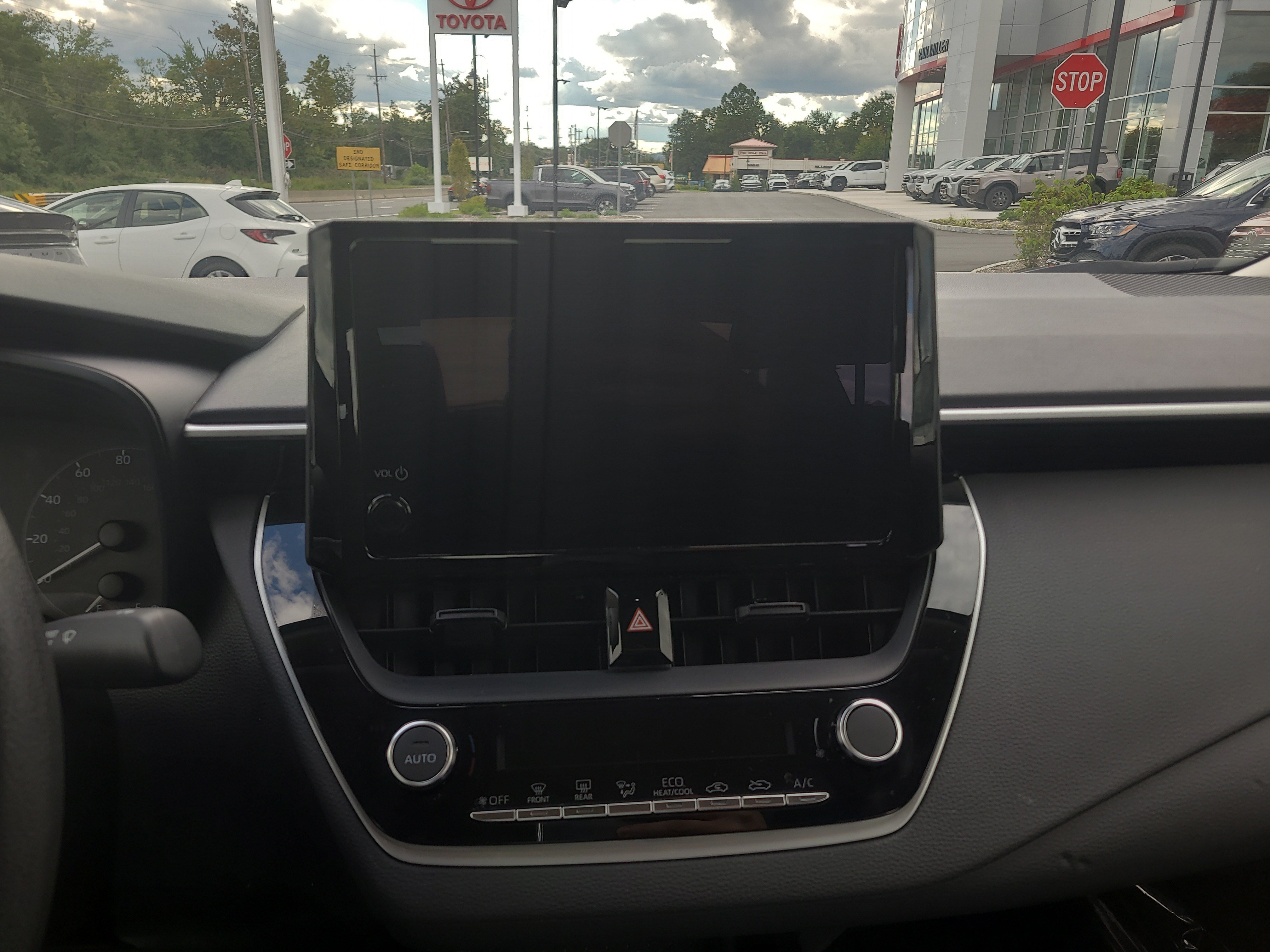 Certified 2024 Toyota Corolla LE AWD/4WD image 19