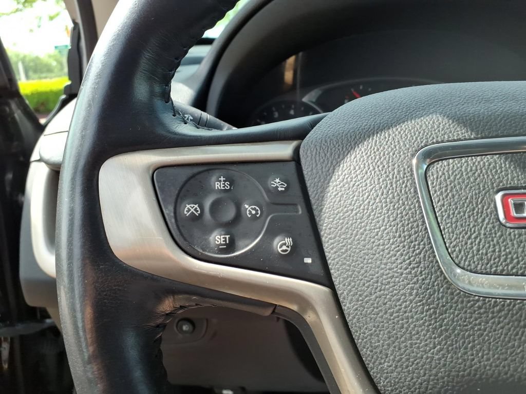 Used 2018 GMC Terrain Denali w/ Advanced Safety Package AWD/4WD image 15