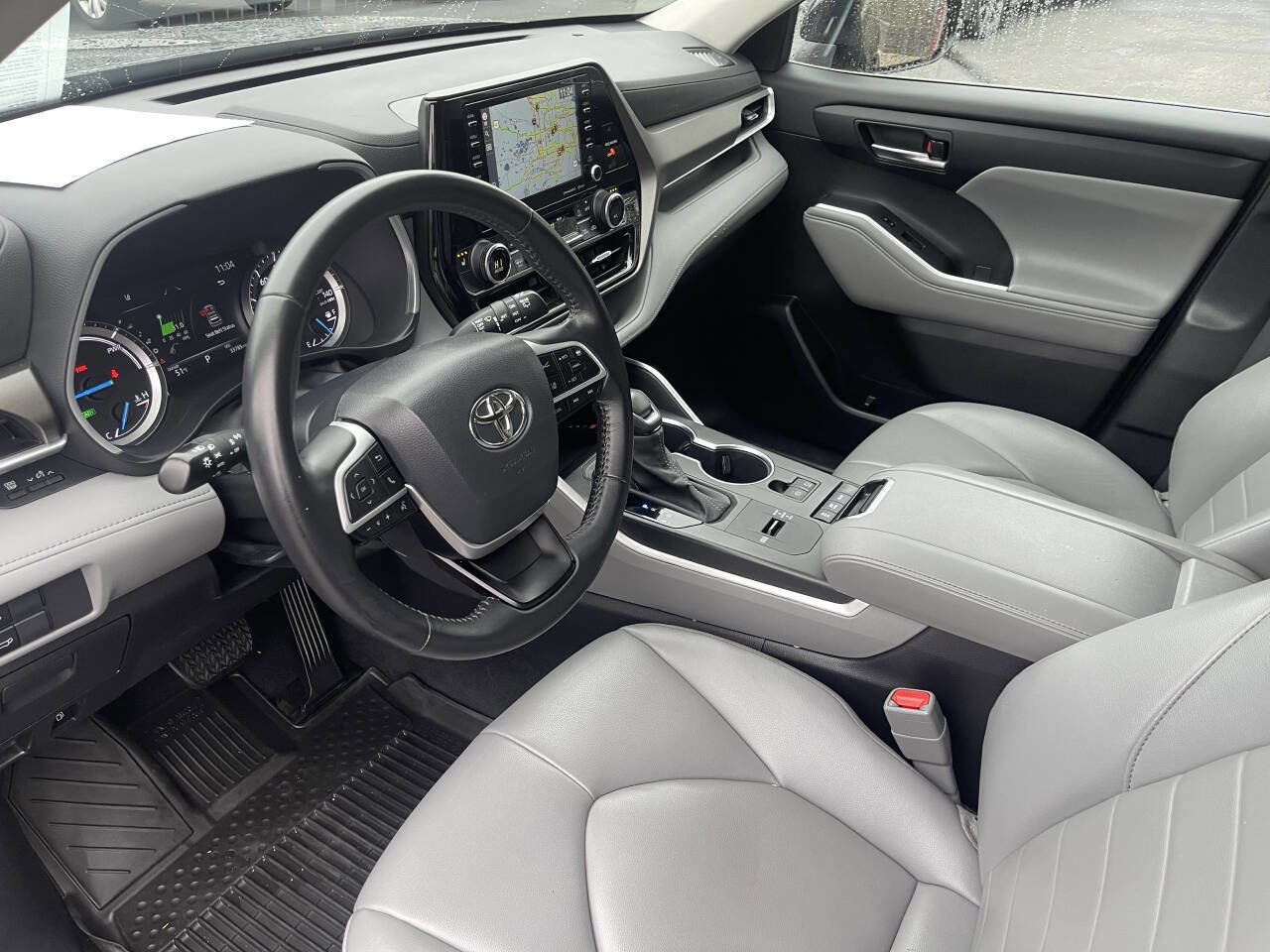 Used 2022 Toyota Highlander XLE image 13
