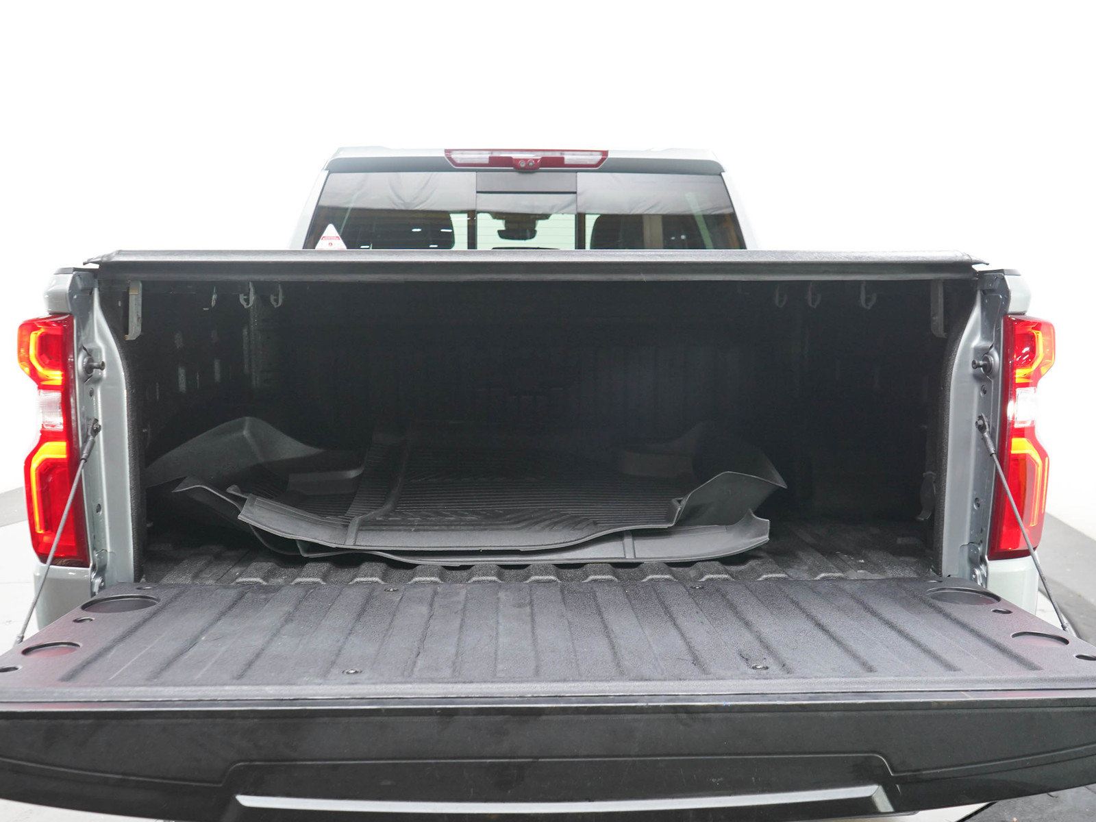 Used 2025 Chevrolet Silverado 1500 LTZ w/ LTZ Premium Package AWD/4WD image 9