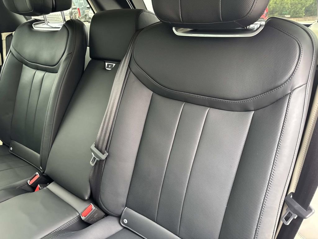 Certified 2024 Land Rover Range Rover Long Wheelbase Autobiography image 15