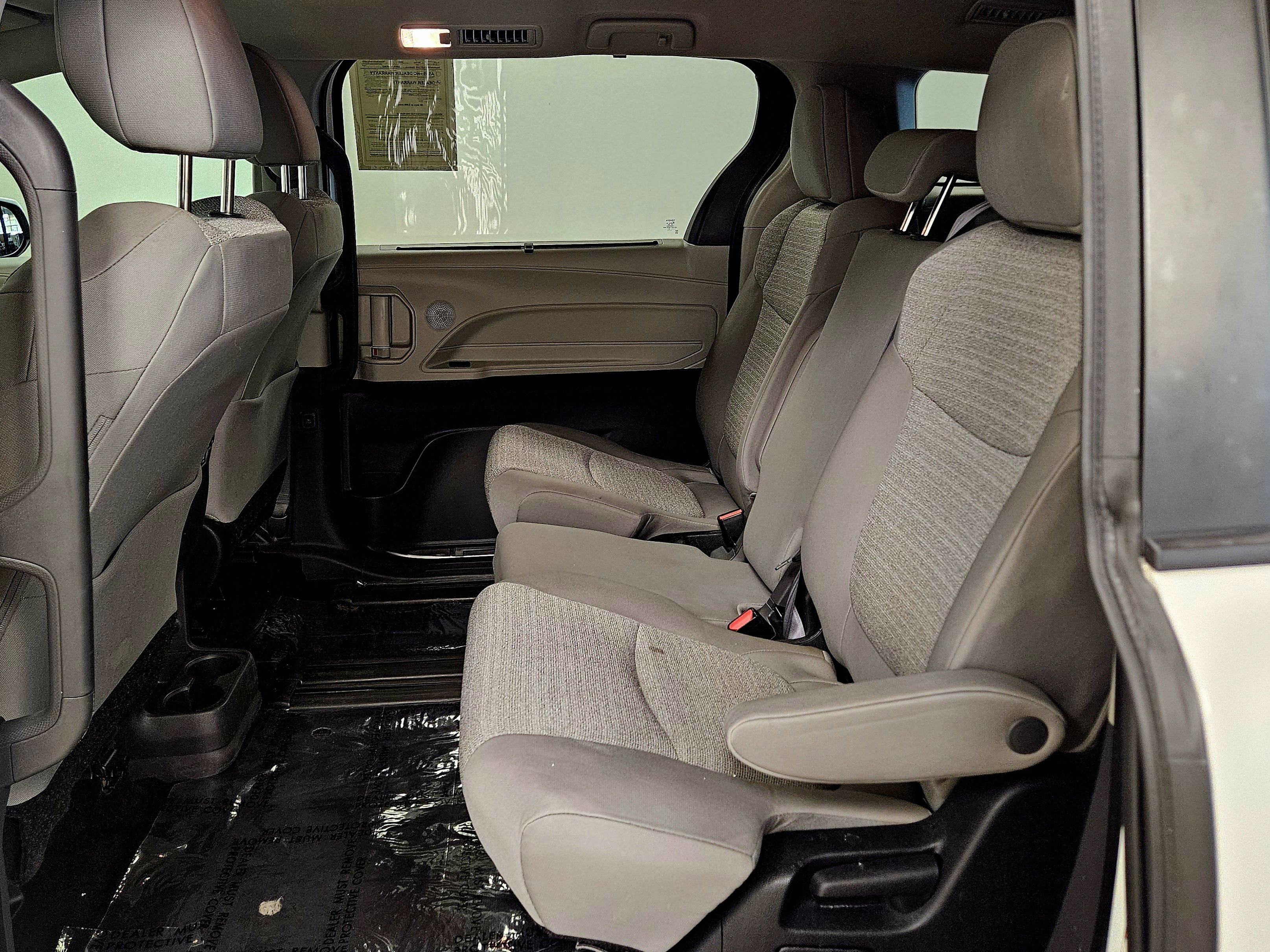 Used 2022 Toyota Sienna LE FWD image 12