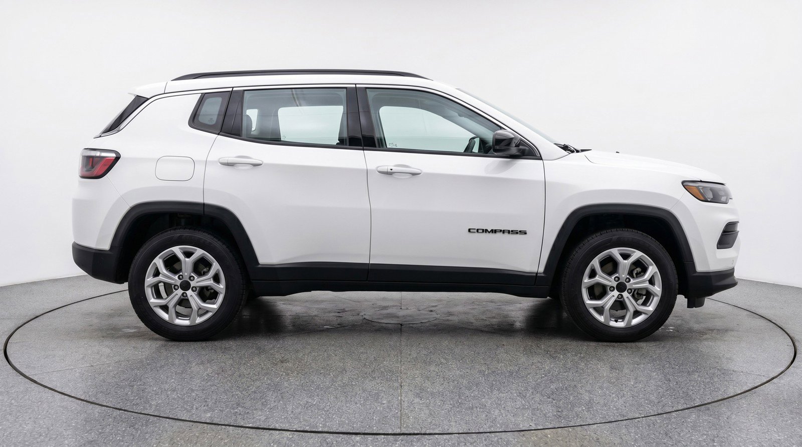 Used 2025 Jeep Compass Latitude AWD/4WD image 11