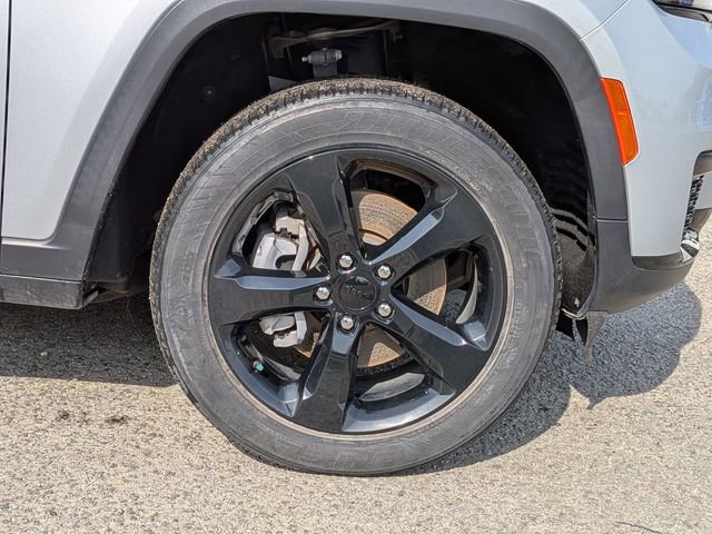 Used 2023 Jeep Grand Cherokee L Laredo image 11