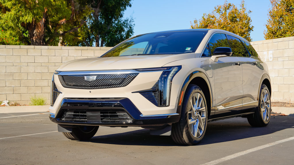 New 2027 Cadillac Optiq Premium Luxury RWD image 2