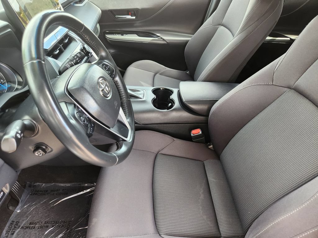Used 2024 Toyota Venza LE AWD/4WD image 4