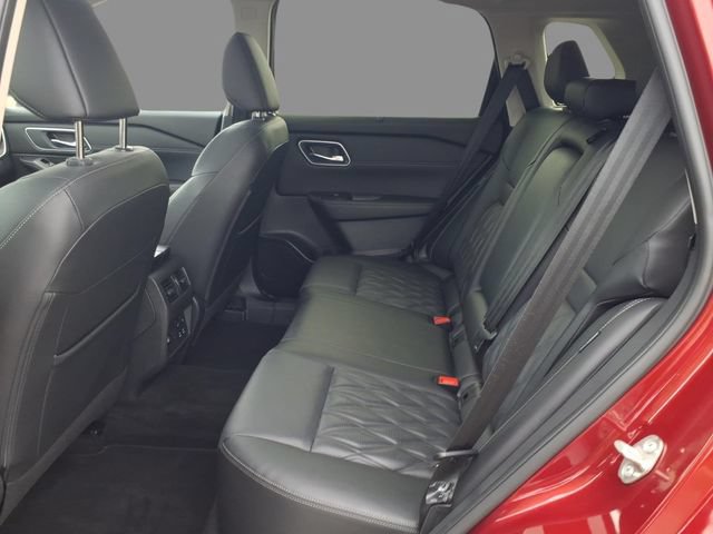 Certified 2025 Nissan Rogue Platinum w/ Tech Package AWD/4WD image 5