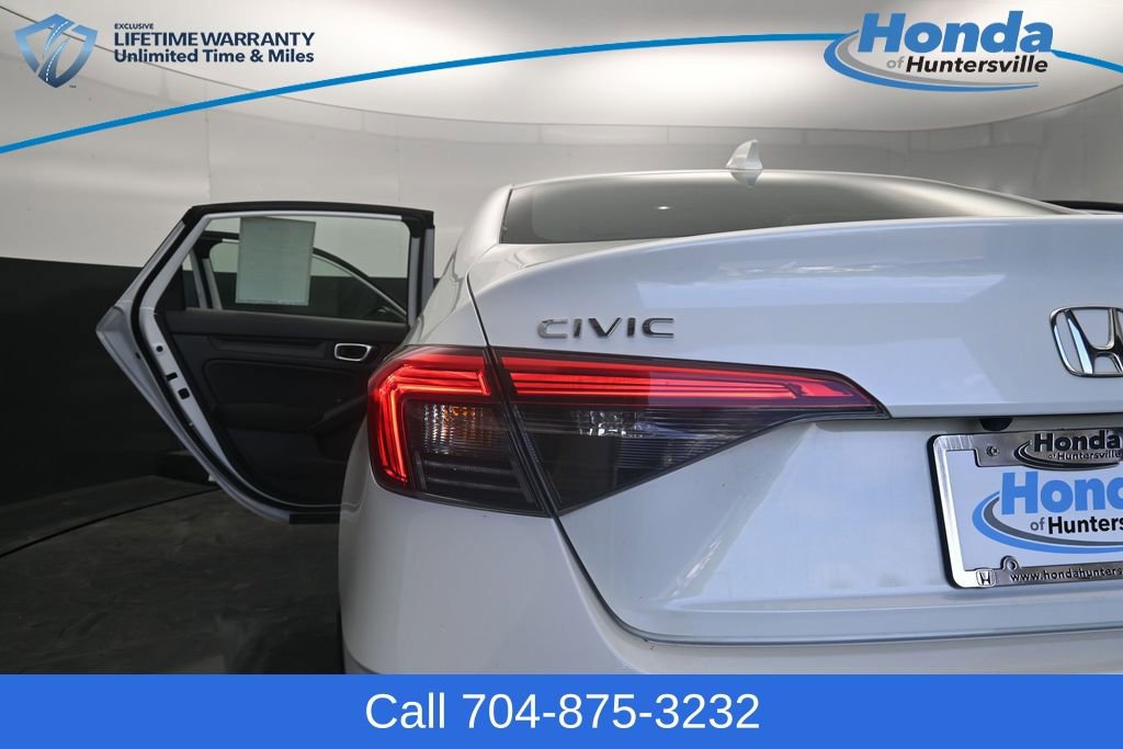 Used 2023 Honda Civic Sport image 32