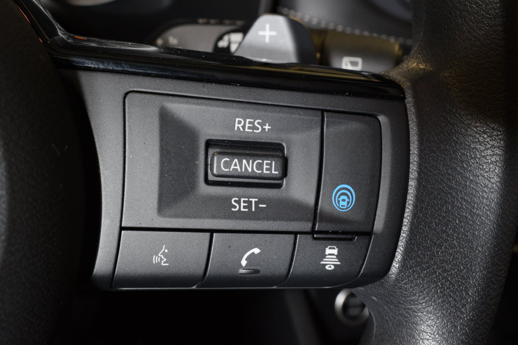 Used 2023 Nissan Rogue SV AWD/4WD image 19